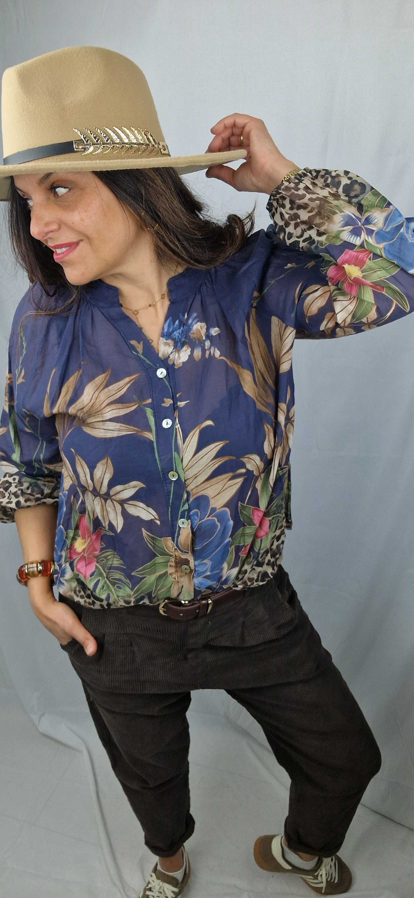 Blouse à fleurs et léopard couleur marine