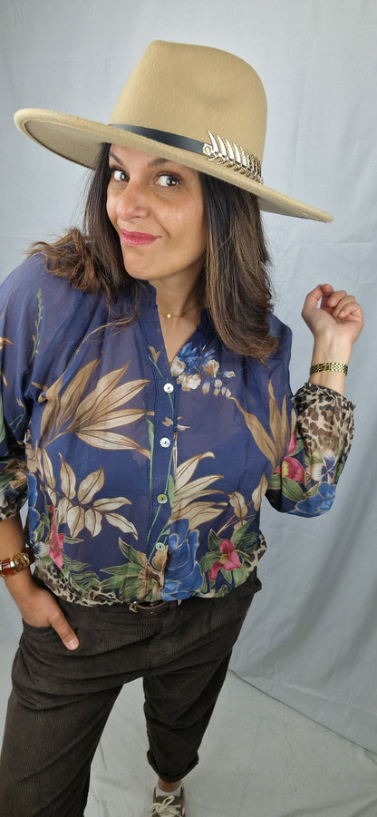 Blouse motifs leopard et fleurs voile de coton 