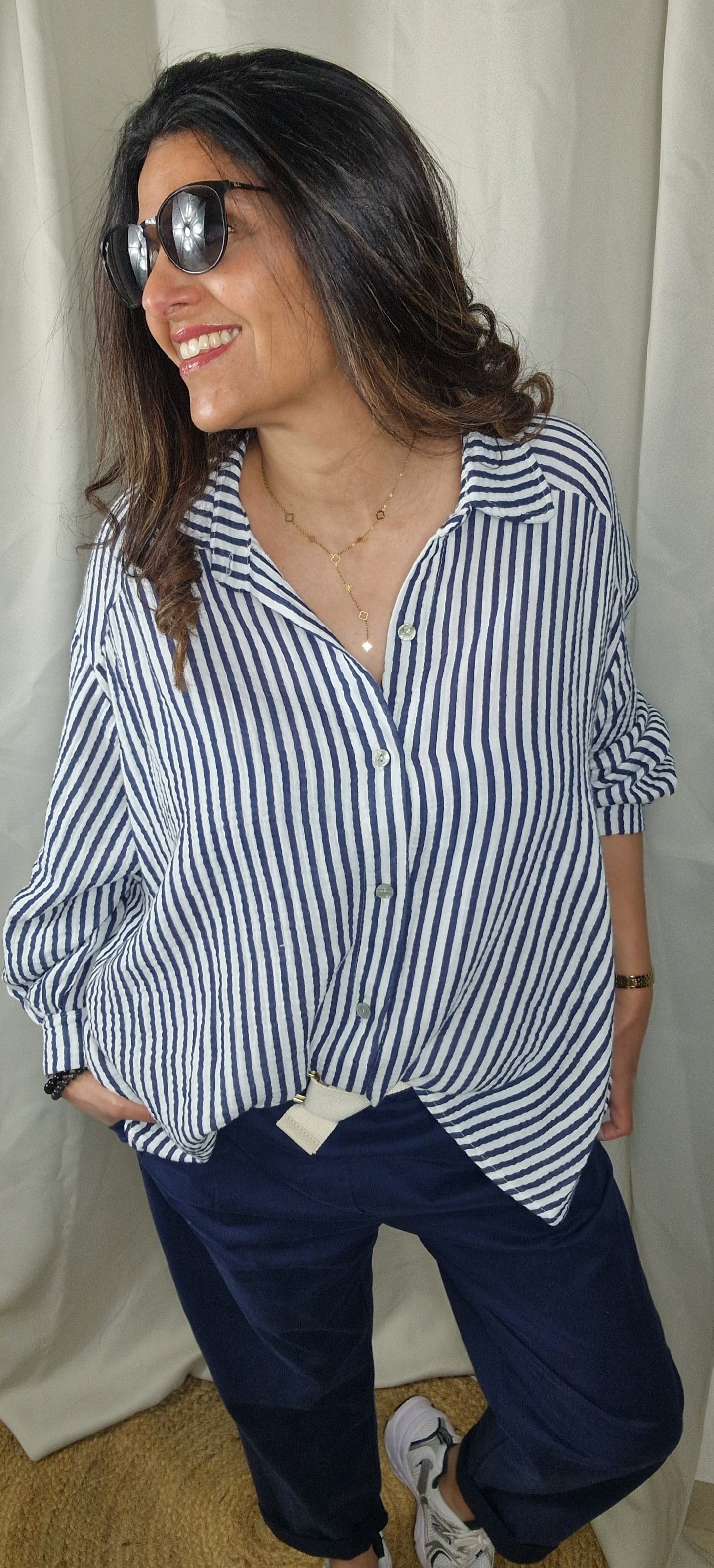 Chemise bleu marine pour femme, matière gaze de coton 