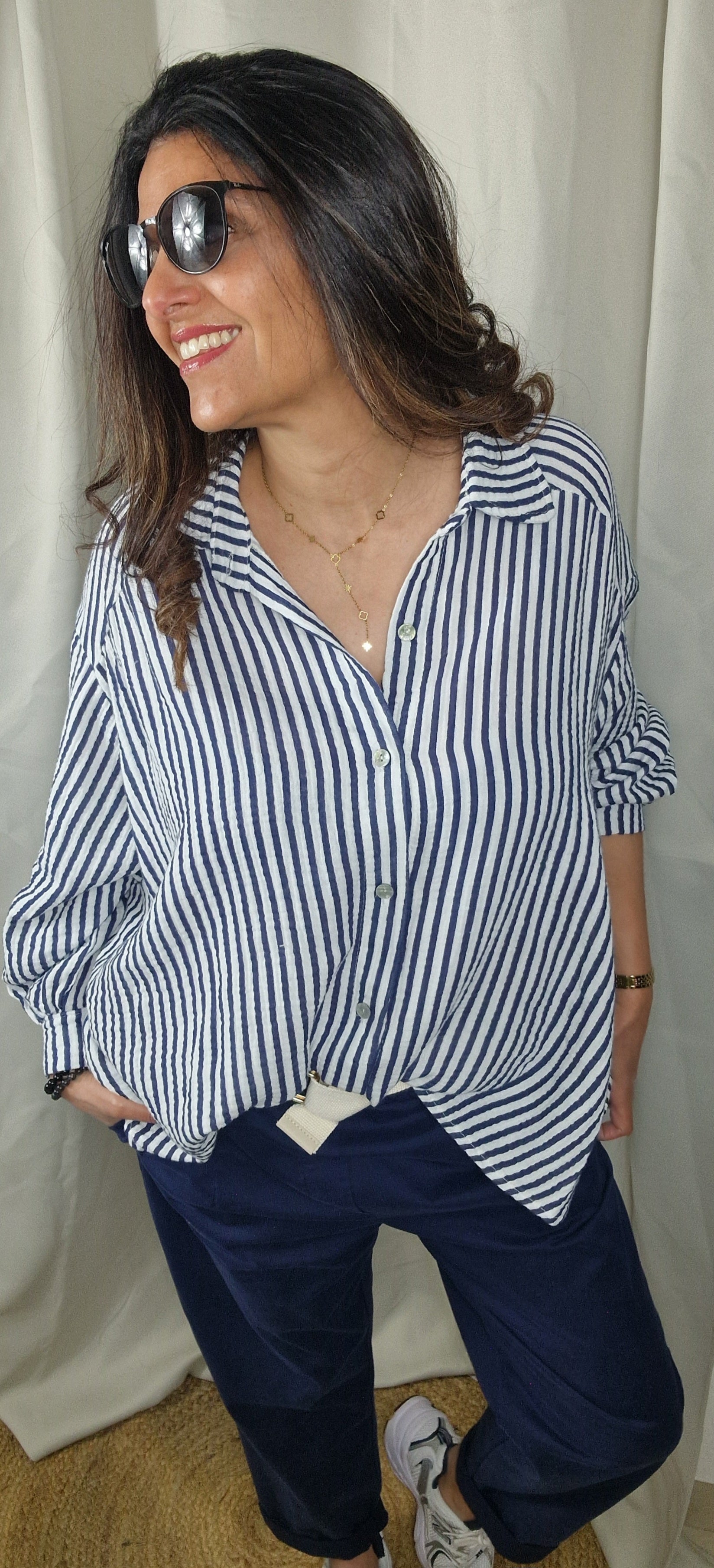 Chemise bleu marine pour femme, matière gaze de coton 