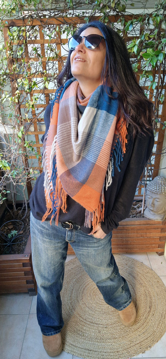 Étole carreaux et franges pour femme, coloris bleu canard er ocres, douce et chaude