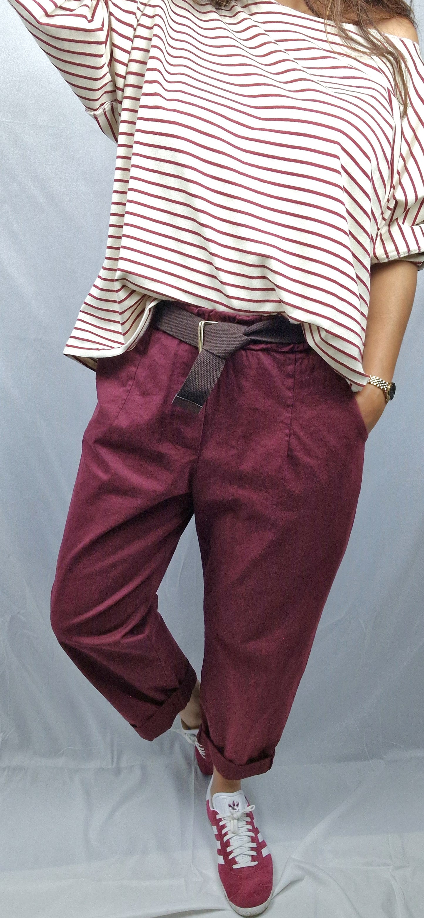 Pantalon loose bordeaux femme taille unique, style décontracté chic parfait avec marinière, tee-shirt ou chemise